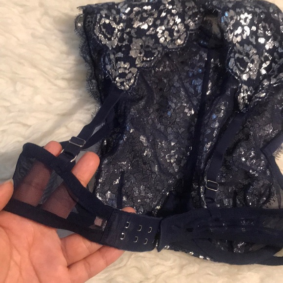 Pink vs bra - Picture 4 of 5